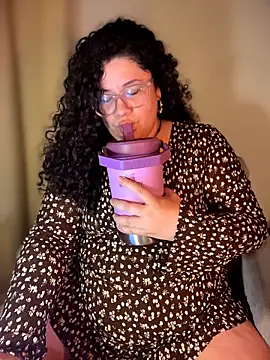 VanesssaMilf  online show from February 14, 2026, 11:12 pm