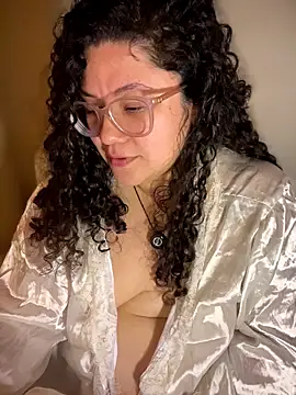 VanesssaMilf  online show from February 20, 2026, 6:26 am