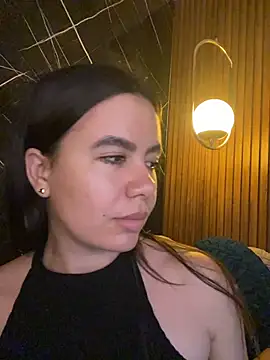 Snapshot of ValentinaEliot chatting on April 4, 2026, 4:22 am ValentinaEliot online show from April 4, 2026, 4:22 am