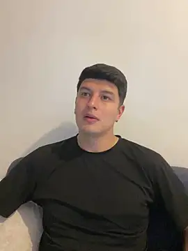 Goldenknight33 online show from April 21, 2026, 9:06 pm