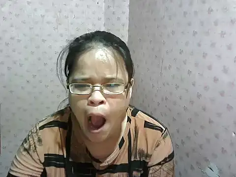 Snapshot of Hotty_babe23 chatting on December 16, 2025, 4:12 pm Hotty babe23 online show from December 16, 2025, 4:12 pm