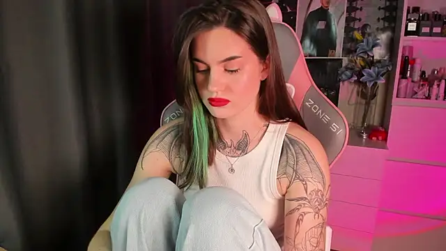 NikkieKitty online show from March 19, 2026, 1:48 pm