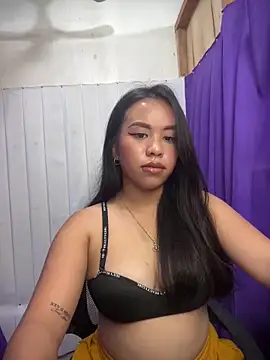 Snapshot of Lovely_apple19 chatting on March 2, 2026, 11:17 am Lovely apple19 online show from March 2, 2026, 11:17 am