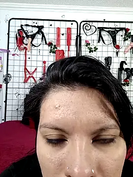 latinn girls online show from December 16, 2025, 11:59 am