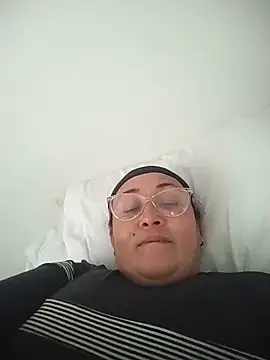 Nini Love  online show from February 23, 2026, 9:12 pm