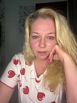 JenniferCarmen online show from February 7, 2026, 12:03 am