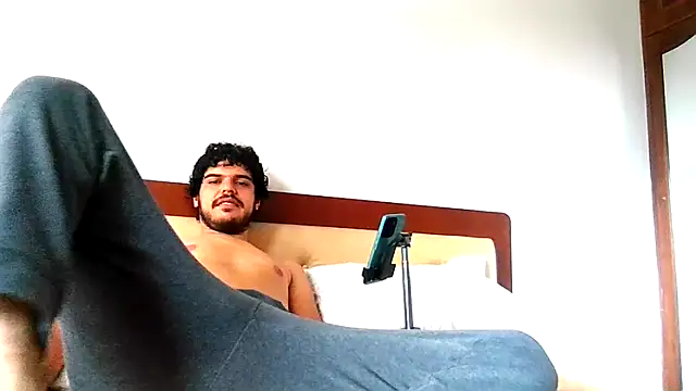 Hot Contrasts online show from April 30, 2026, 8:26 pm