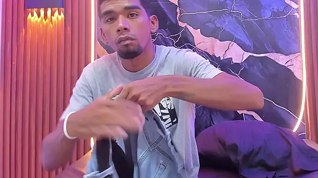 Snapshot of Jhon_Hot21Sexx chatting on December 16, 2025, 1:38 pm Jhon Hot21Sexx online show from December 16, 2025, 1:38 pm