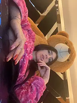 Snapshot of Moon_Magic666 chatting on December 22, 2025, 4:09 am Moon Magic666 online show from December 22, 2025, 4:09 am