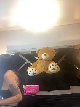 Snapshot of Moon_Magic666 chatting on February 20, 2026, 10:32 pm Moon Magic666 online show from February 20, 2026, 10:32 pm