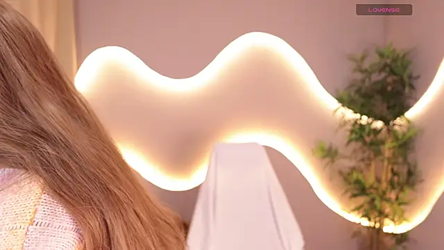 Snapshot of simone_sky chatting on February 9, 2026, 12:53 pm simone sky online show from February 9, 2026, 12:53 pm