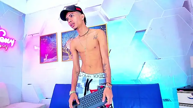 Alex jeins at online show from January 15, 2026, 2:10 pm