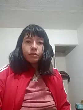 Angeline  Thompson online show from December 14, 2025, 4:12 pm