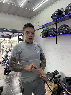 Snapshot of Marlokeo69 chatting on December 15, 2025, 5:39 pm Marlokeo69 online show from December 15, 2025, 5:39 pm