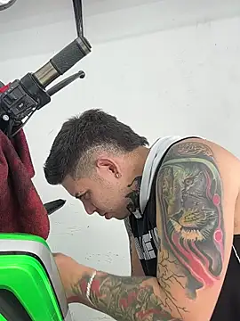 Snapshot of Marlokeo69 chatting on December 17, 2025, 5:19 pm Marlokeo69 online show from December 17, 2025, 5:19 pm