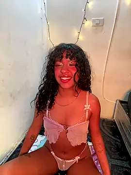 Snapshot of Agera_- chatting on December 16, 2025, 7:02 am Agera - online show from December 16, 2025, 7:02 am