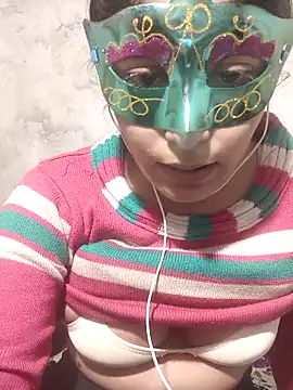 Snapshot of SubmissiveKaur chatting on December 17, 2025, 12:11 pm SubmissiveKaur online show from December 17, 2025, 12:11 pm