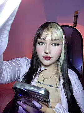 Snapshot of Daniela_ruizz chatting on June 16, 2026, 4:04 am Daniela ruizz online show from June 16, 2026, 4:04 am