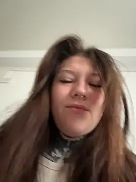 FionaMurr online show from May 19, 2026, 1:44 am