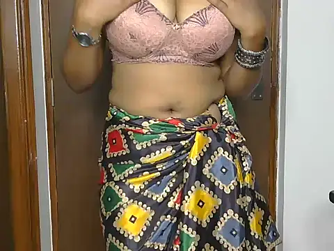 Snapshot of Navya_Verma chatting on December 14, 2025, 5:18 pm Navya Verma online show from December 14, 2025, 5:18 pm