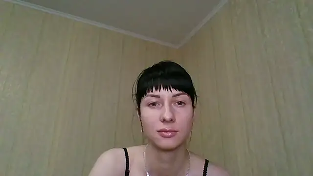 Snapshot of -Huntress- chatting on December 16, 2025, 7:30 pm -Huntress- online show from December 16, 2025, 7:30 pm