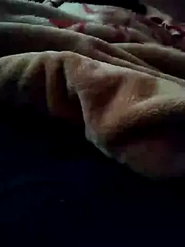 Snapshot of KingZbouba chatting on December 17, 2025, 4:35 pm KingZbouba online show from December 17, 2025, 4:35 pm