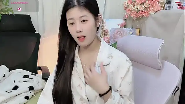 Yvonne-07 online show from January 8, 2026, 12:40 pm