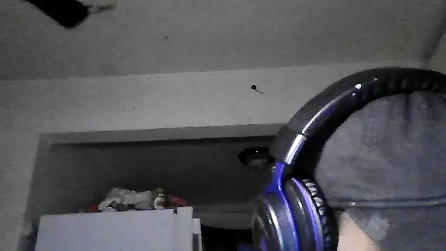 dwick5900 online show from December 18, 2025, 3:29 pm