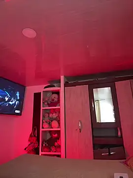 Aurora Dolce online show from December 18, 2025, 1:22 am