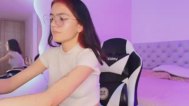 Snapshot of Celeste__star18 chatting on December 17, 2025, 8:26 pm Celeste star18 online show from December 17, 2025, 8:26 pm