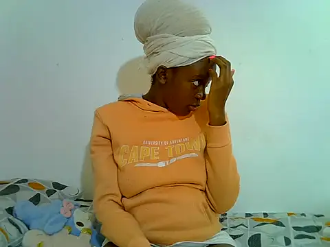 Snapshot of PetiteDoll_06 chatting on May 6, 2026, 1:16 pm PetiteDoll 06 online show from May 6, 2026, 1:16 pm