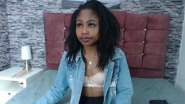 LiaJhonsons online show from December 16, 2025, 8:14 pm