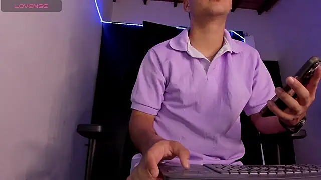 Liam Mateo online show from May 26, 2026, 6:42 am