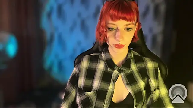 Snapshot of RedFica chatting on December 13, 2025, 7:53 pm RedFica online show from December 13, 2025, 7:53 pm