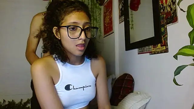 SweetEmxxx online show from February 22, 2026, 12:01 am