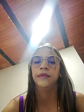 Snapshot of Evangeline_Bonnet chatting on December 16, 2025, 3:44 am Evangeline Bonnet online show from December 16, 2025, 3:44 am