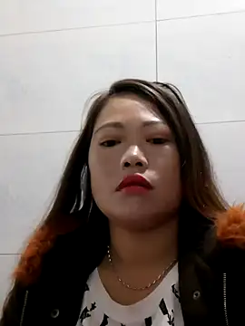 Snapshot of yana-zz chatting on December 14, 2025, 2:11 pm yana-zz online show from December 14, 2025, 2:11 pm