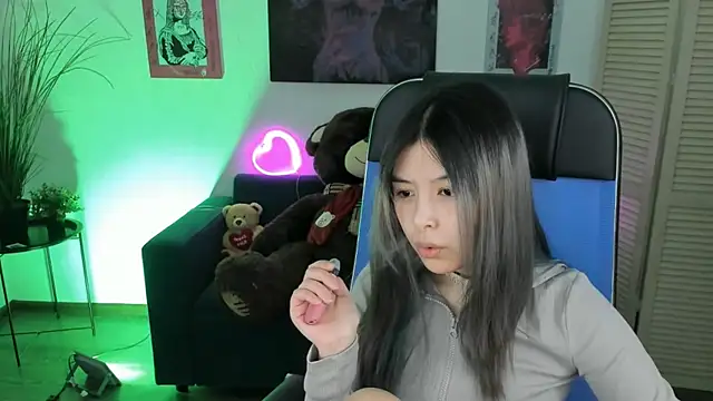 Snapshot of SirenMystiq chatting on December 16, 2025, 4:12 pm SirenMystiq online show from December 16, 2025, 4:12 pm