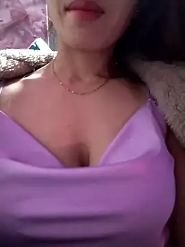 Snapshot of Comb-bii chatting on December 13, 2025, 9:53 pm Comb-bii online show from December 13, 2025, 9:53 pm