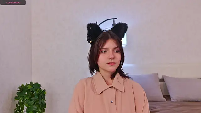 Snapshot of NyraVesperis chatting on April 23, 2026, 12:29 pm NyraVesperis online show from April 23, 2026, 12:29 pm