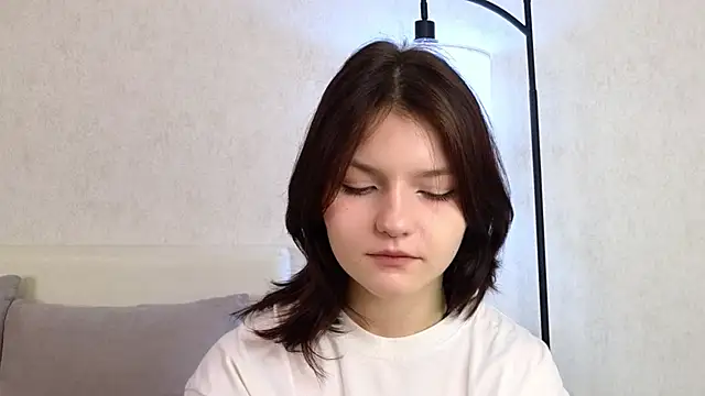 Snapshot of NyraVesperis chatting on May 8, 2026, 5:35 am NyraVesperis online show from May 8, 2026, 5:35 am