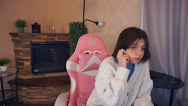 Snapshot of IleanaPishko chatting on December 16, 2025, 9:03 am IleanaPishko online show from December 16, 2025, 9:03 am