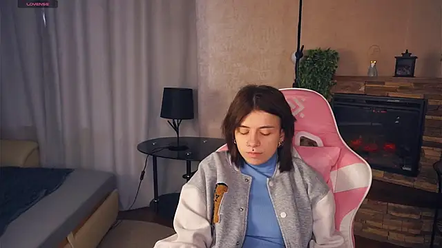 IleanaPishko online show from January 14, 2026, 8:09 am