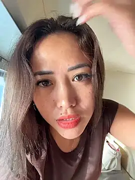 Snapshot of Serena_reinaa chatting on December 20, 2025, 11:45 pm Serena reinaa online show from December 20, 2025, 11:45 pm