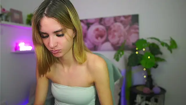 Snapshot of _Bella_Young chatting on December 18, 2025, 2:23 pm Bella Young online show from December 18, 2025, 2:23 pm