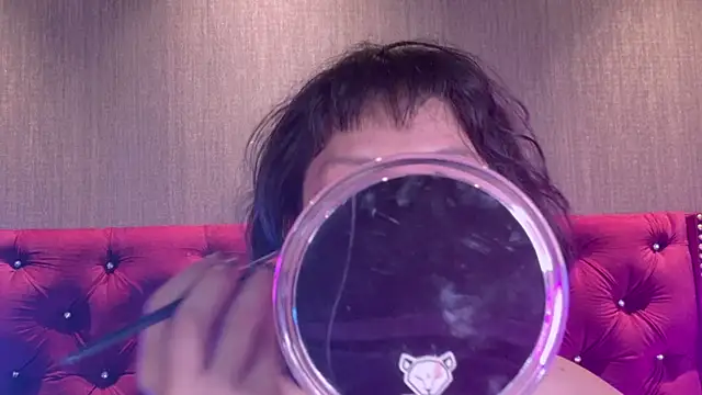Snapshot of Shelly_bat chatting on July 8, 2026, 10:36 pm Shelly bat online show from July 8, 2026, 10:36 pm