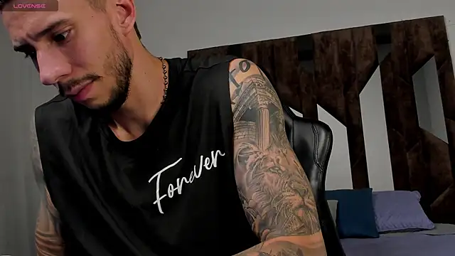 J king   online show from April 17, 2026, 8:12 pm