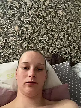 Snapshot of Barbika19 chatting on April 10, 2026, 2:22 pm Barbika19 online show from April 10, 2026, 2:22 pm