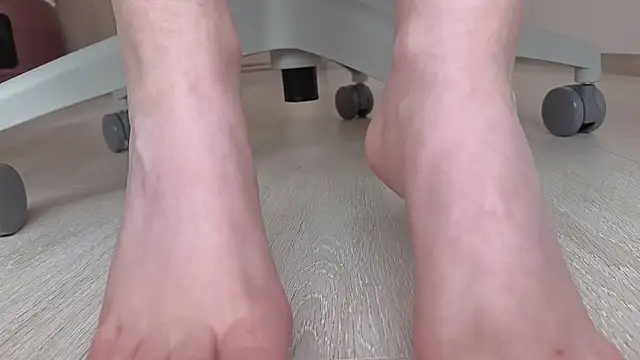 Snapshot of Feetbeth chatting on December 15, 2025, 7:40 pm Feetbeth online show from December 15, 2025, 7:40 pm