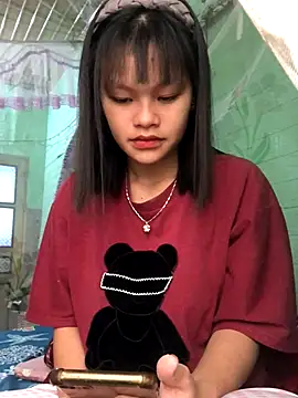 Snapshot of Pege-nii chatting on December 17, 2025, 5:57 am Pege-nii online show from December 17, 2025, 5:57 am